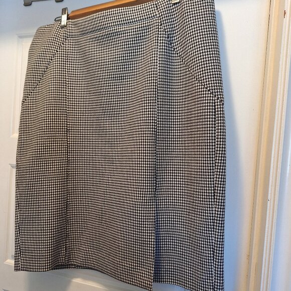 Stretch houndstooth skirt - Picture 1 of 4